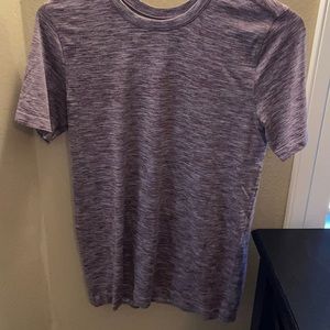 Small metal vent tech maroon lulu lemon